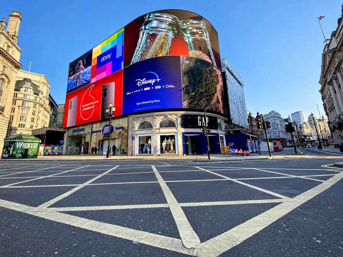 Large-format digital OOH billboard at Oxford Circus in London